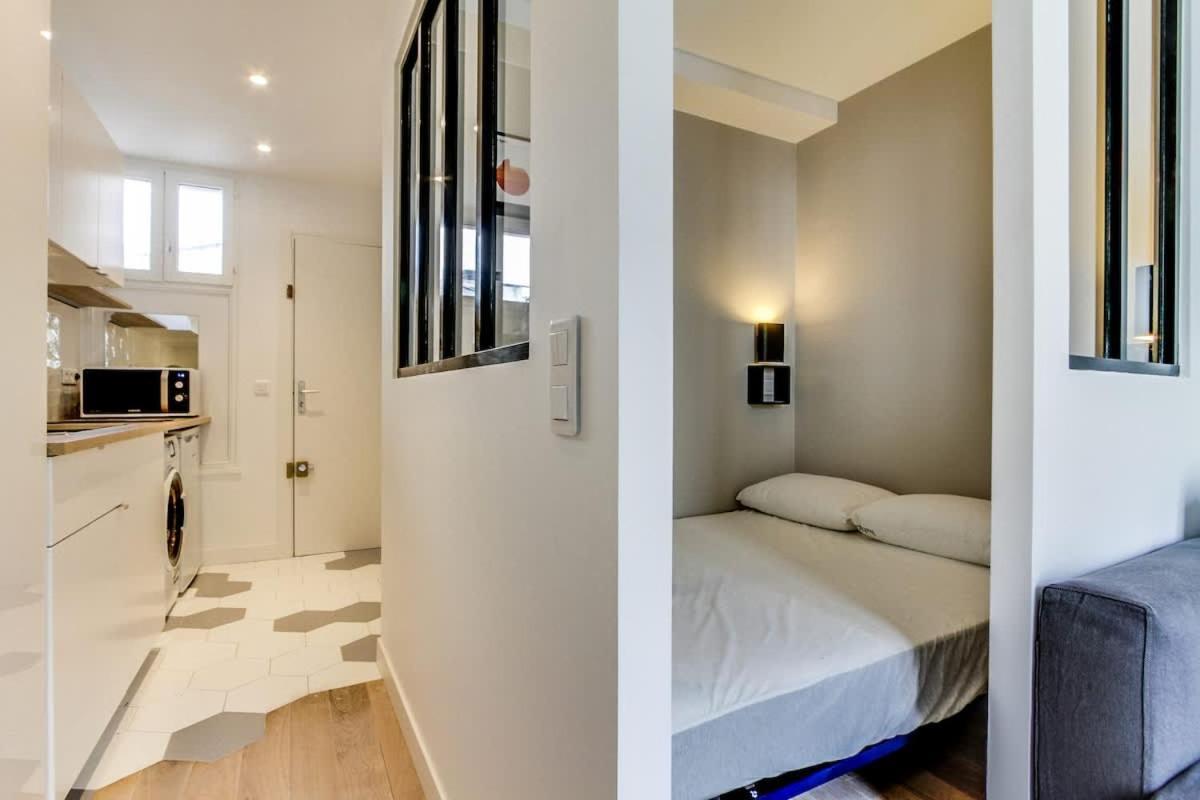 Cute 1 Bed With Balcony In The Heart Of The Marais Parigi